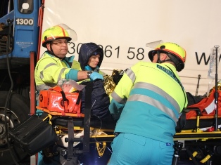 Foto van een oefening van ambulancepersoneel